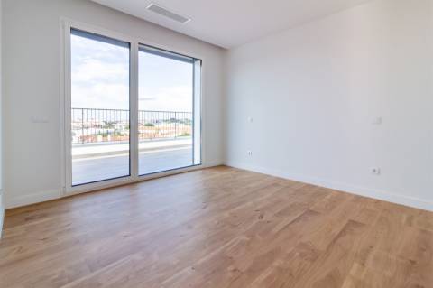 Apartamento T3 Duplex na Urbanização Quinta dos Capuchos, Leiria
