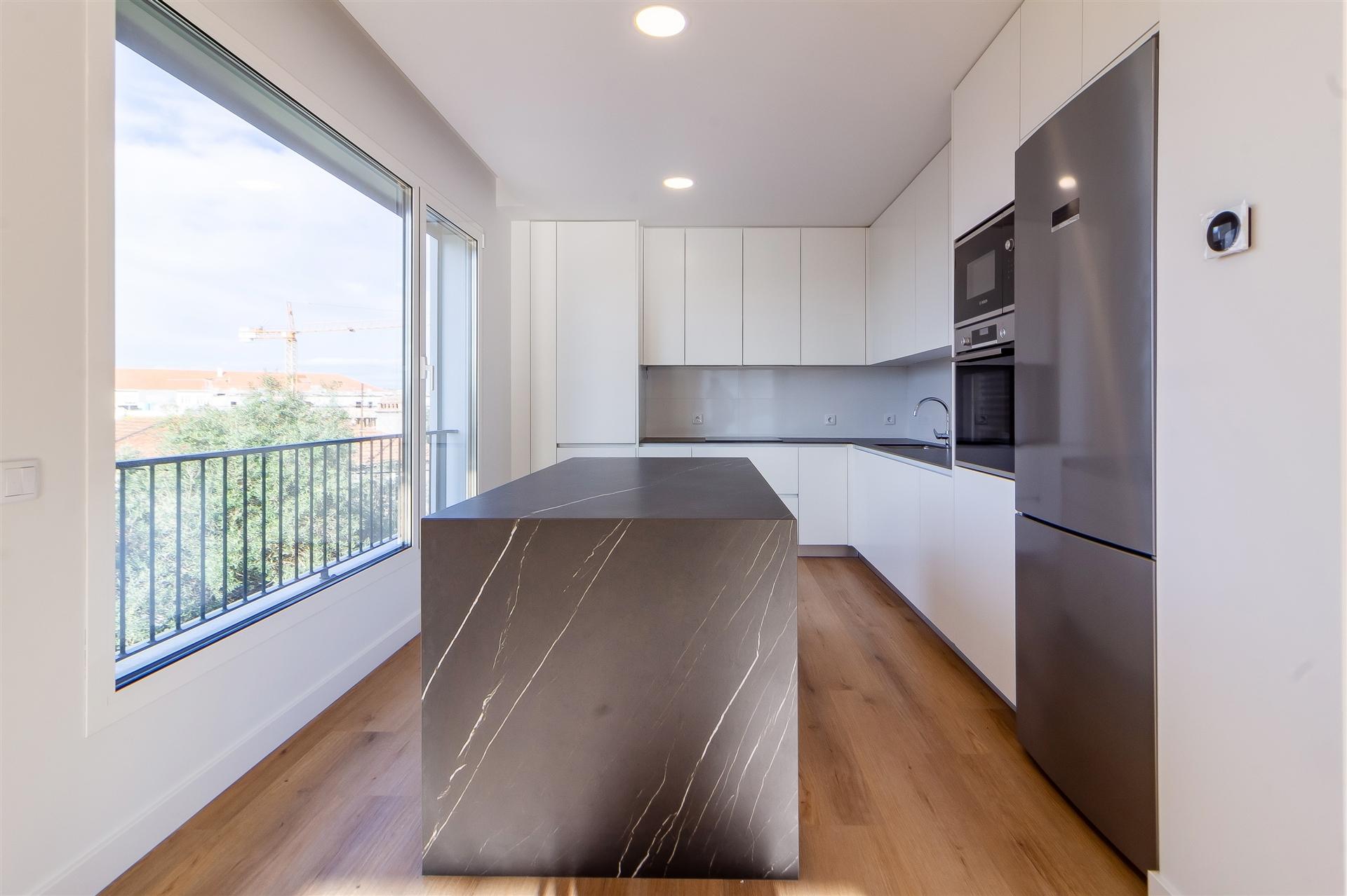 Apartamento T3 Duplex na Urbanização Quinta dos Capuchos, Leiria