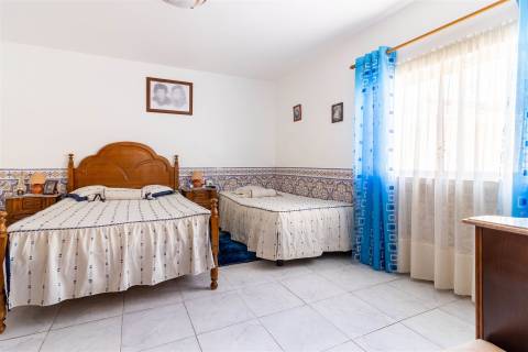 Moradia T5 em São Jorge, Porto de Mós