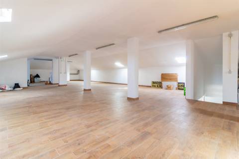 Fábrica de Cerveja  Artesanal  com Marca Registada - MAFRA, LISBOA