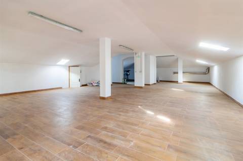 Fábrica de Cerveja  Artesanal  com Marca Registada - MAFRA, LISBOA