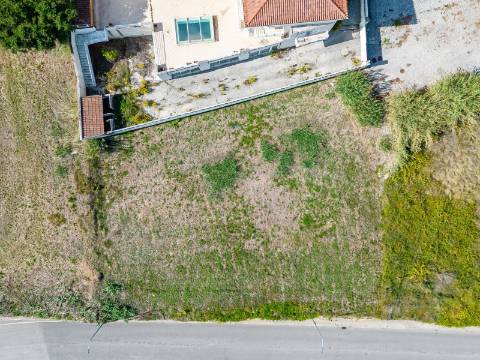 Lote de Terreno com 900m², para Construção de Moradia Unifamiliar!