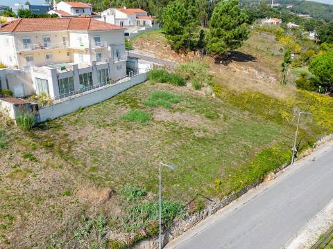 Lote de Terreno com 900m², para Construção de Moradia Unifamiliar!