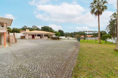 Moradia de Luxo T4 em Cerca, Maceira