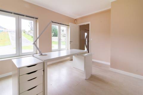 Moradia T4 em Caranguejeira – Leiria