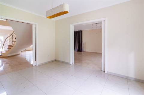 Moradia T4 em Caranguejeira – Leiria