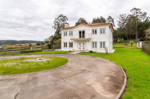 Moradia T4 em Caranguejeira – Leiria