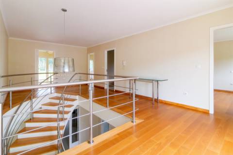 Moradia T4 em Caranguejeira – Leiria