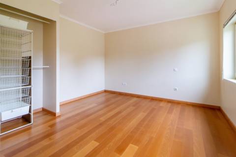 Moradia T4 em Caranguejeira – Leiria