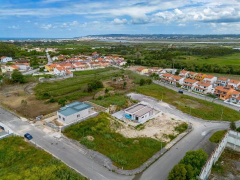 Lote de Terreno com 493m², para Construção de Moradia Unifamiliar!