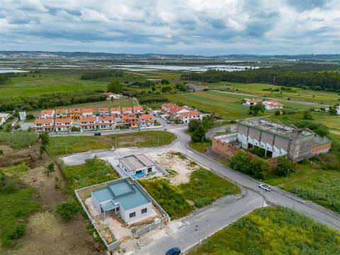 Lote de Terreno com 493m², para Construção de Moradia Unifamiliar!