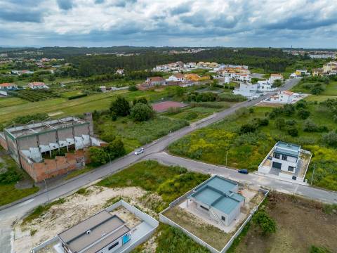 Lote de Terreno com 493m², para Construção de Moradia Unifamiliar!