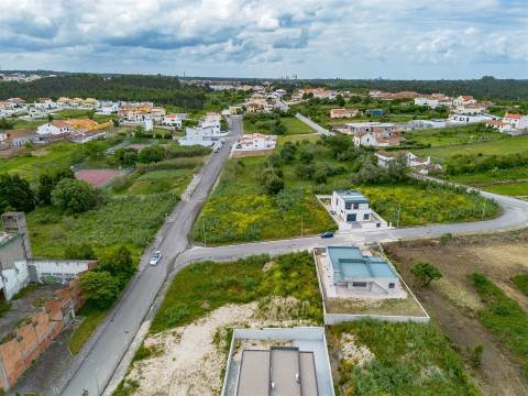 Lote de Terreno com 493m², para Construção de Moradia Unifamiliar!