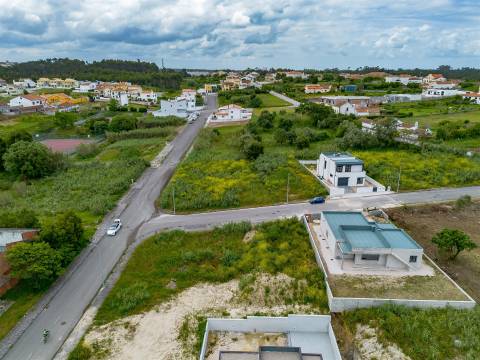 Lote de Terreno com 493m², para Construção de Moradia Unifamiliar!