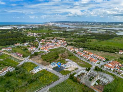 Lote de Terreno com 493m², para Construção de Moradia Unifamiliar!