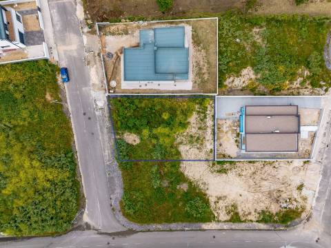 Lote de Terreno com 493m², para Construção de Moradia Unifamiliar!