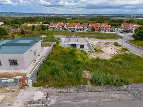 Lote de Terreno com 493m², para Construção de Moradia Unifamiliar!