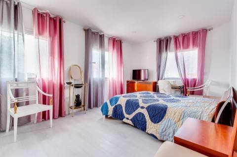 Apartamento T3 totalmente remodelado, no Centro de Pataias