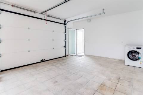 Apartamento T3 totalmente remodelado, no Centro de Pataias