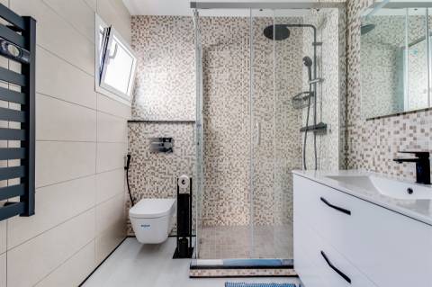 Apartamento T3 totalmente remodelado, no Centro de Pataias