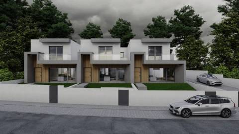 Moradia T3+1 em construção, em Milagres, Leiria