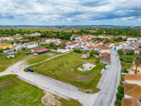 Lote de Terreno com  2882 m², para Construção de Moradias Unifamiliar!
