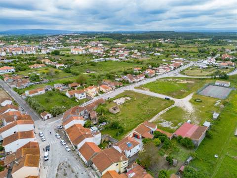 Lote de Terreno com  2882 m², para Construção de Moradias Unifamiliar!