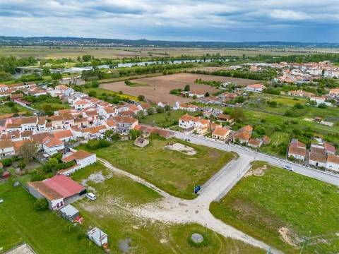 Lote de Terreno com  2882 m², para Construção de Moradias Unifamiliar!