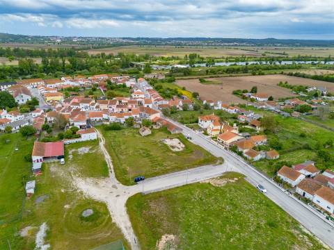 Lote de Terreno com  2882 m², para Construção de Moradias Unifamiliar!