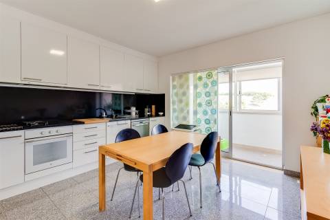 Apartamento T3 no Centro de Alcobaça