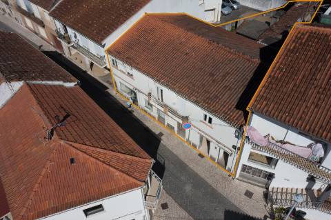Prédio com Projeto Aprovado no Centro do Louriçal