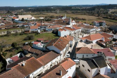 Prédio com Projeto Aprovado no Centro do Louriçal