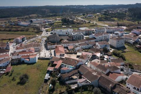 Prédio com Projeto Aprovado no Centro do Louriçal