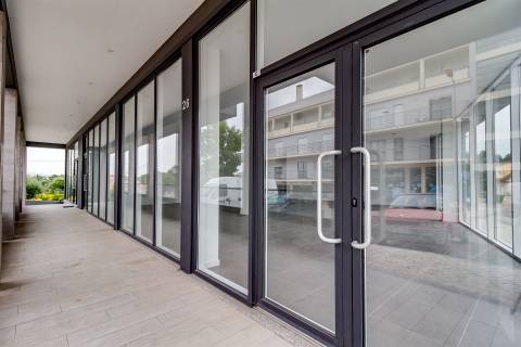 Loja de Rua em Zona Pedonal – Meirinhas, Pombal