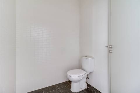 Loja de Rua em Zona Pedonal – Meirinhas, Pombal