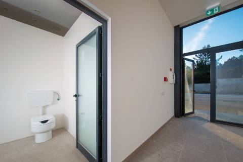 Armazéns e Escritórios Novos em Maceira – Leiria