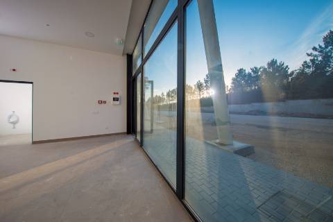 Armazéns e Escritórios Novos em Maceira – Leiria