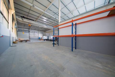 Armazéns e Escritórios Novos em Maceira – Leiria