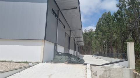 Armazéns e Escritórios Novos em Maceira – Leiria