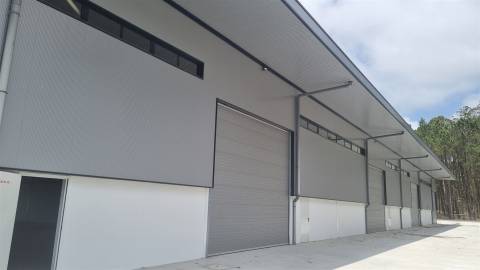 Armazéns e Escritórios Novos em Maceira – Leiria