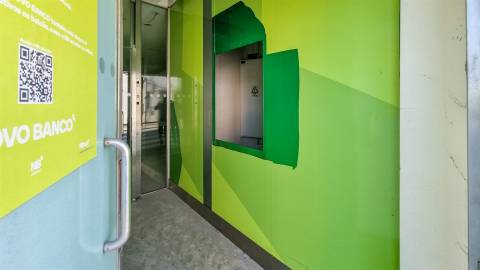 Loja para Venda na Maceira – Leiria | Localização de Excelência