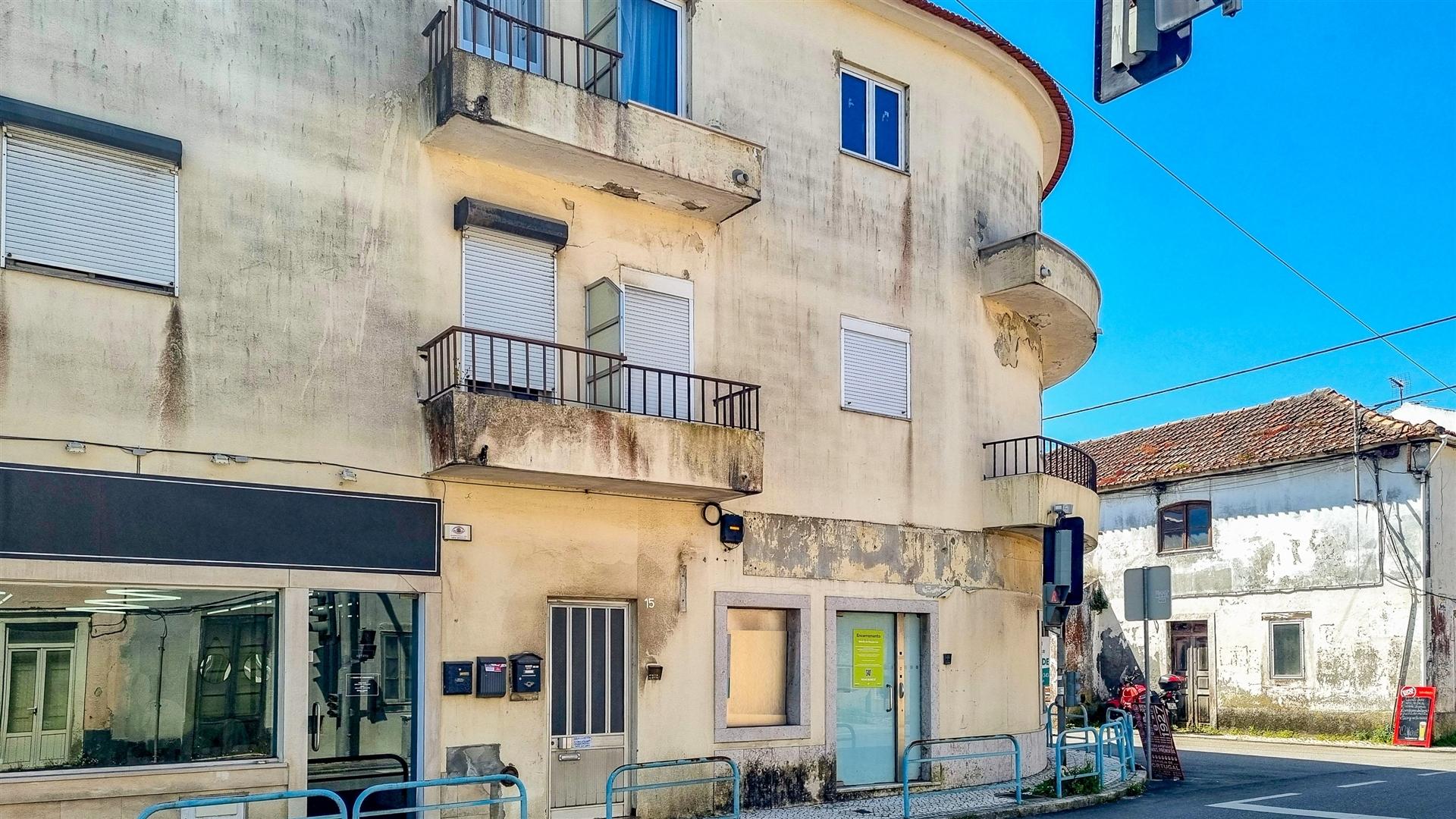 Loja para Venda na Maceira – Leiria | Localização de Excelência
