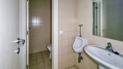 Loja para Venda na Maceira – Leiria | Localização de Excelência