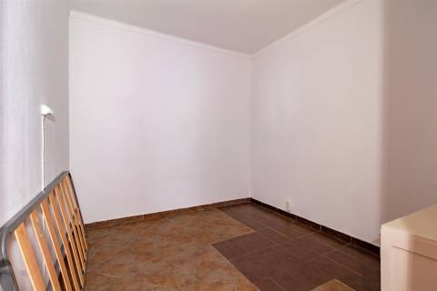 Moradia T5 em Terreno de 410 m² com logradouro e 10 boxes para cavalos - Golegã, Santarém