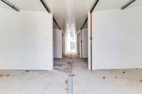 Moradia T5 em Terreno de 410 m² com logradouro e 10 boxes para cavalos - Golegã, Santarém