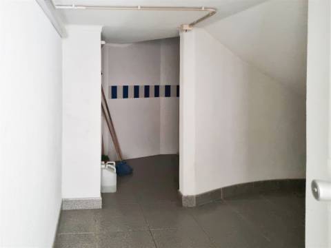 Arrenda-se Loja em Leiria com localização privilegiada!