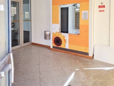Arrenda-se Loja em Leiria com localização privilegiada!
