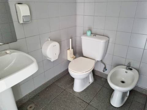 Arrenda-se Loja em Leiria com localização privilegiada!