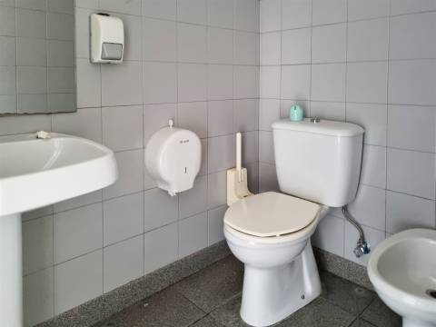 Arrenda-se Loja em Leiria com localização privilegiada!