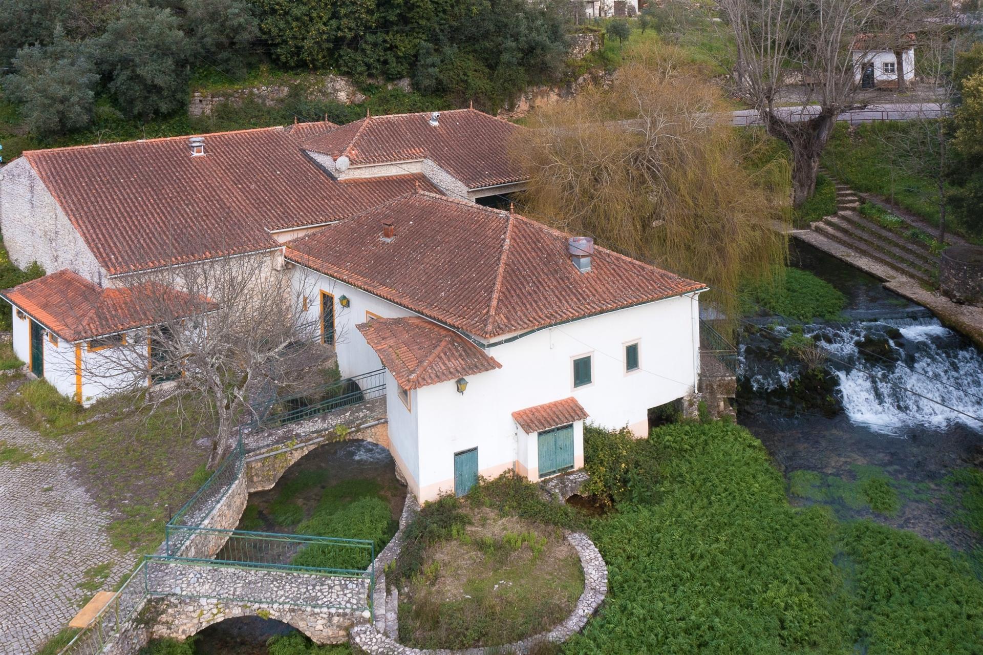 Vende-se Quinta – propriedade única à beira-rio - em Redinha, Pombal